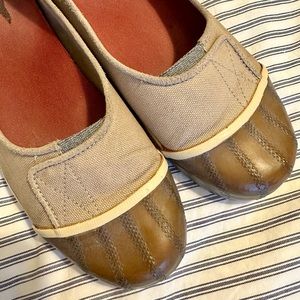 SOREL Sentry Slip on Canvas Rubber Duck Toe Flat